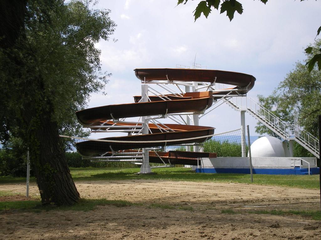 Hotel Robiniapark Szolad Exteriér fotografie