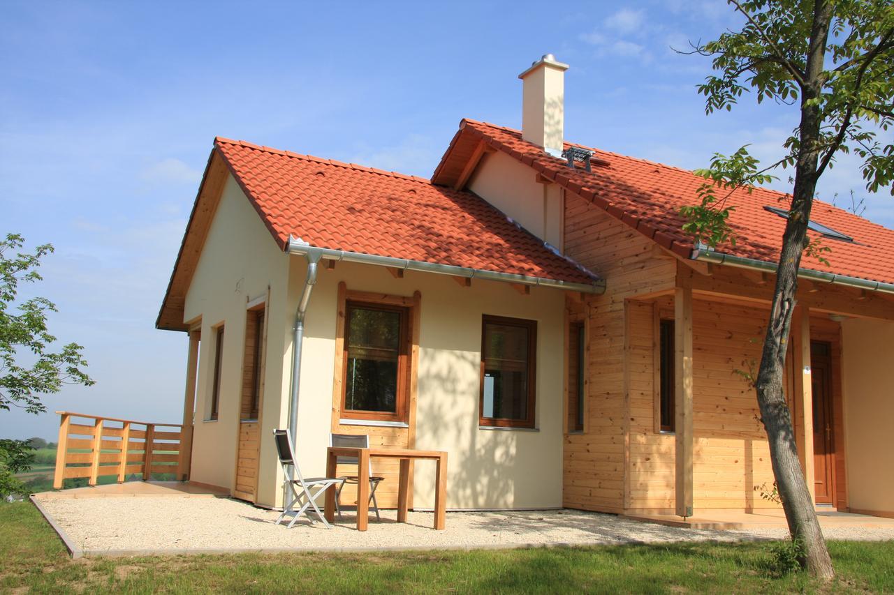 Hotel Robiniapark Szolad Exteriér fotografie